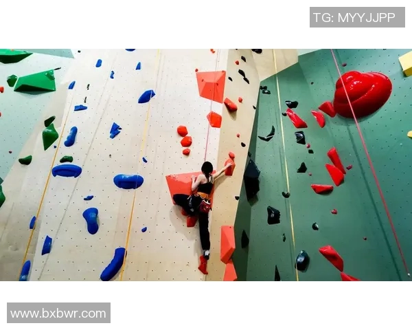武汉攀岩队技术解析:探索攀岩运动的技巧与训练方法 武汉攀岩队技术解析:探索攀岩运动的技巧与训练方法