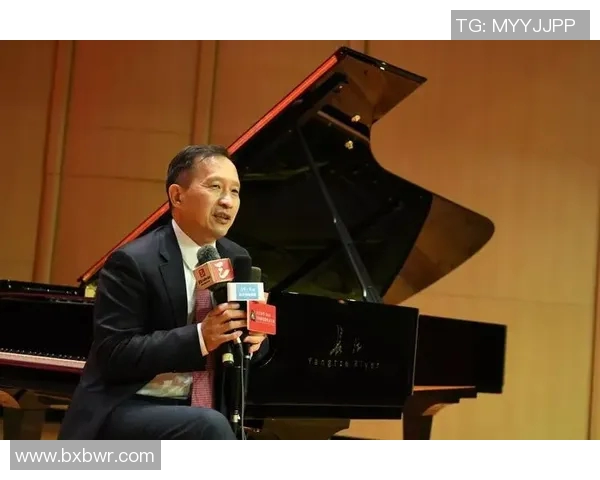 古铁雷斯的传奇人生与音乐之路：从街头艺人到国际巨星的蜕变故事