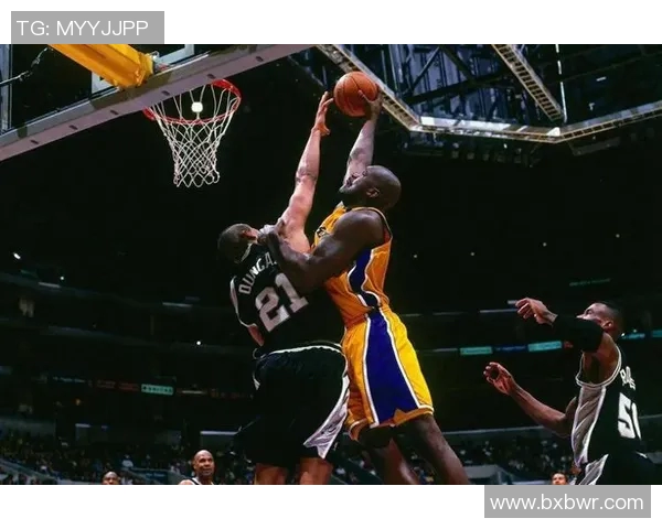 大本与奥尼尔的篮球对决历史回顾与技术分析