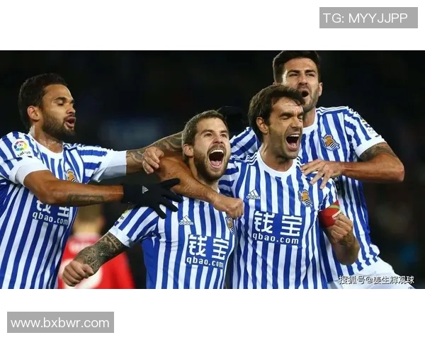 安特卫普与阿尔克马的精彩对决揭示足球战术与团队默契的较量