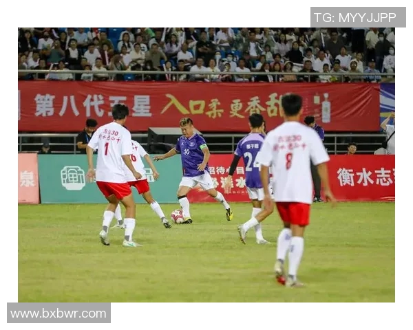 支云与申鑫的精彩对决展现足球魅力与团队精神的较量