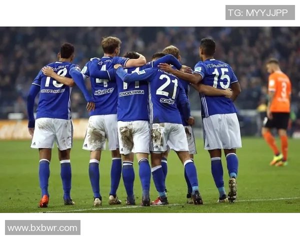 沙尔克与弗赖堡激战正酣比分揭晓精彩瞬间回顾 沙尔克与弗赖堡激战正酣比分揭晓精彩瞬间回顾