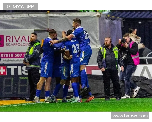 西汉姆联与阿斯顿维拉激战在即球迷期待精彩对决与进球盛宴