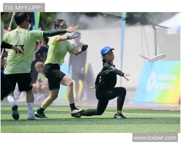 飞盘运动的魅力与挑战:西安飞盘队的成功运营揭秘 飞盘运动的魅力与挑战:西安飞盘队的成功运营揭秘