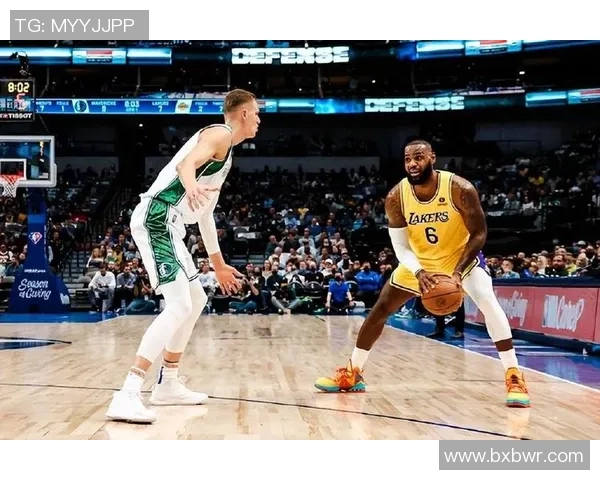 鹈鹕与湖人激战正酣双方争夺季后赛席位的关键对决分析 鹈鹕与湖人激战正酣双方争夺季后赛席位的关键对决分析