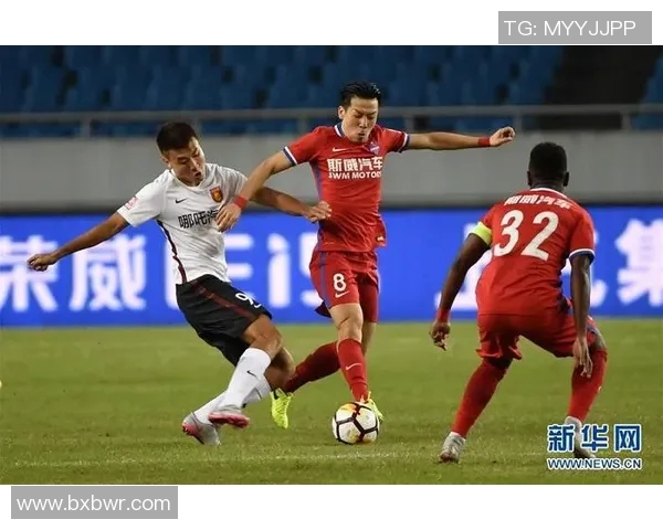 上港主场迎战恒大激情对决2018年11月3日足球盛宴再掀高潮 上港主场迎战恒大激情对决2018年11月3日足球盛宴再掀高潮