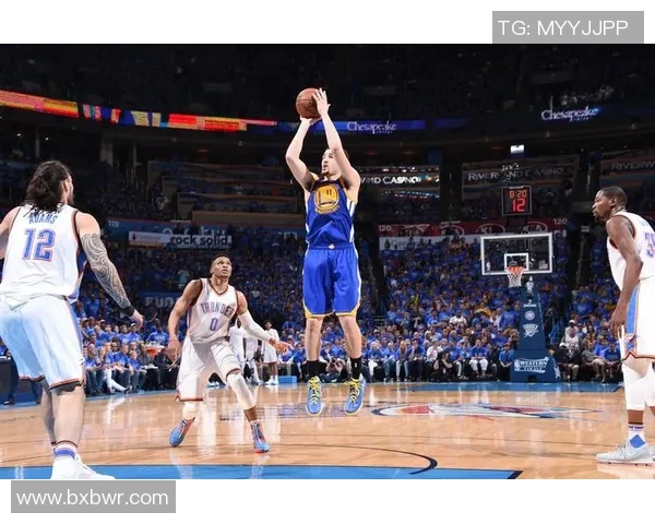 勇士与雷霆西部决赛精彩瞬间回顾与精彩表现分析